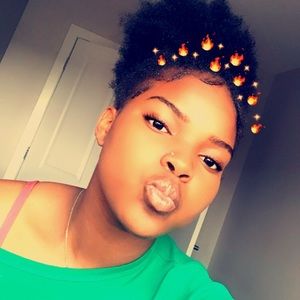 Meet your Posher, Tolani